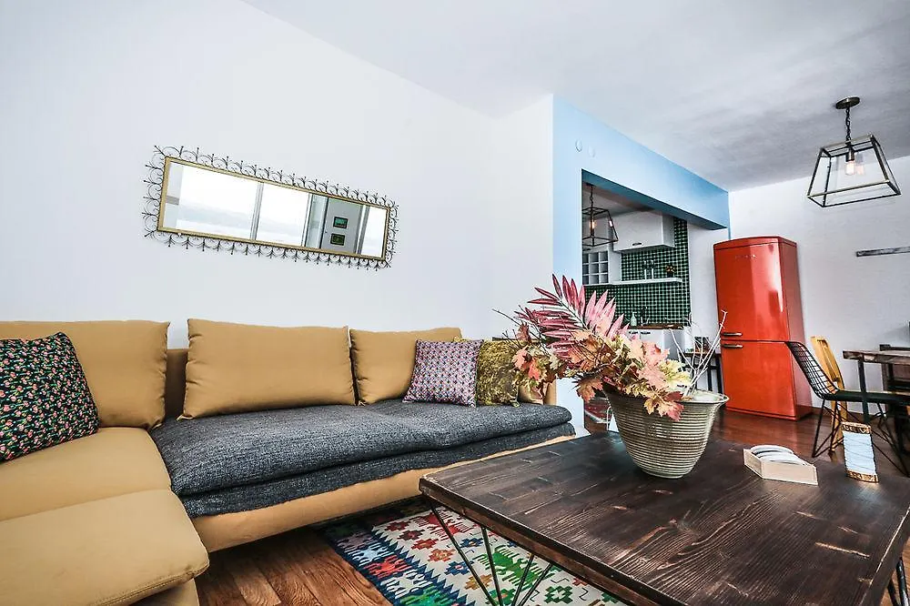 Tarus Bosphorus Apartments Cihangir Istanbul Hotel